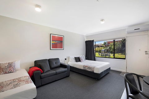 Hamilton Lakeside Motel - Accommodation Sunshine Coast 7