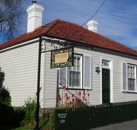 Alice's Cottages - Accommodation Sunshine Coast