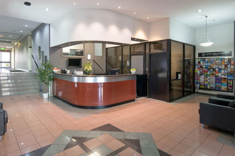 Adelaide Riviera Hotel - Accommodation Sunshine Coast 1
