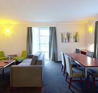 Abode Narrabundah - Accommodation Sunshine Coast