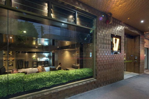 57 Hotel - Accommodation Sunshine Coast 0