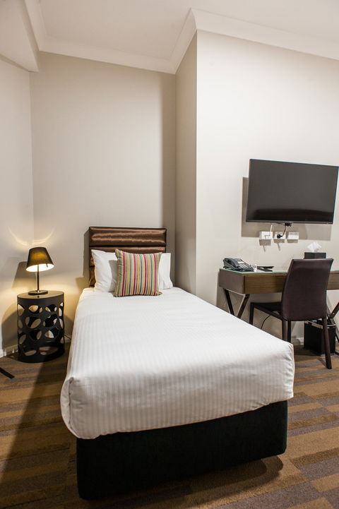 57 Hotel - Accommodation Sunshine Coast 1