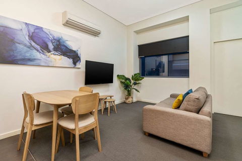 Terminus Apartment Hotel, Ascend Coll - Accommodation Sunshine Coast 2