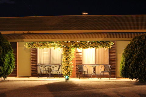 Riverland Motel - Accommodation Sunshine Coast 0