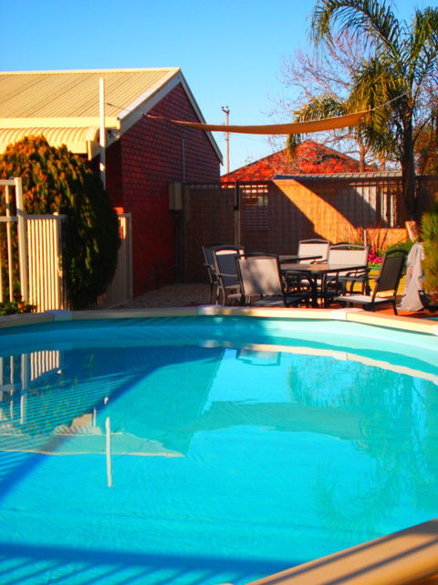 Riverland Motel - Accommodation Sunshine Coast 2