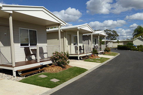 Chinchilla Tourist Park - Accommodation Sunshine Coast 2