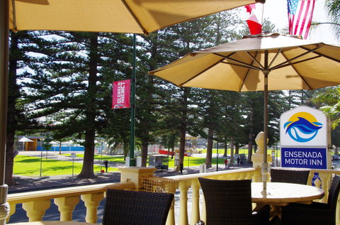 Ensenada Motor Inn - Accommodation Sunshine Coast 1