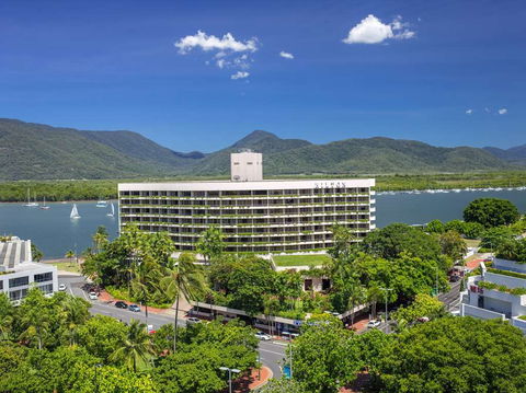 Hilton Cairns - Accommodation Sunshine Coast 2