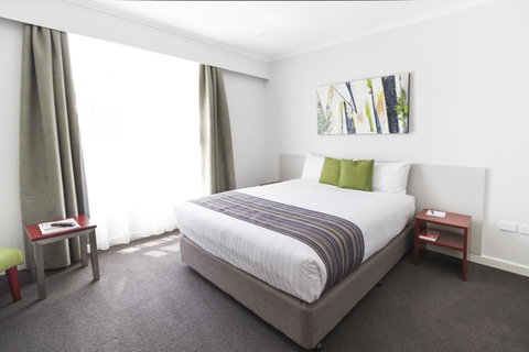 Abode Narrabundah - Accommodation Sunshine Coast 4