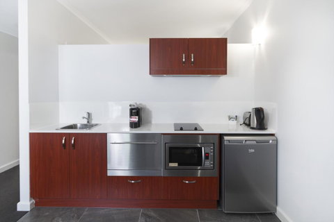 Abode Narrabundah - Accommodation Sunshine Coast 1