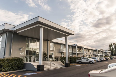 Abode Narrabundah - Accommodation Sunshine Coast 0