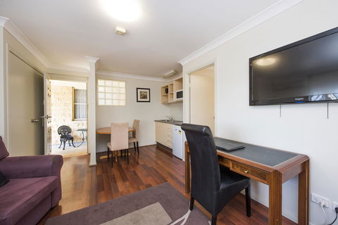 Soldiers Motel - Accommodation Sunshine Coast 6