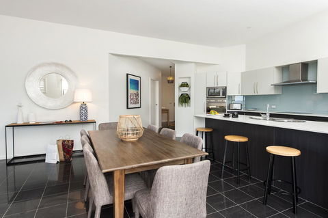 Mollymook Beachfront Penthouse 9 - Accommodation Sunshine Coast 5