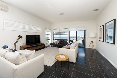 Mollymook Beachfront Penthouse 9 - Accommodation Sunshine Coast 1