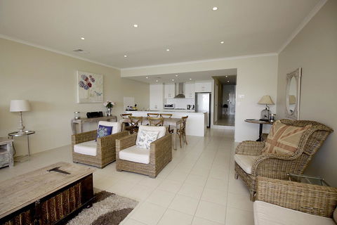 Wallaroo Marina Apartments - Accommodation Sunshine Coast 5