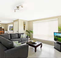 Ainslie Roberts Drive Retreat - Accommodation Sunshine Coast