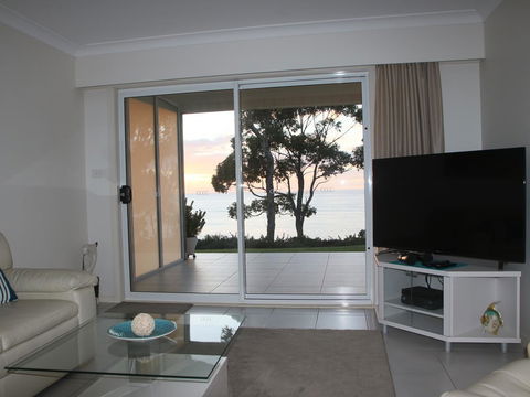 Mollymook Beach Waterfront - Accommodation Sunshine Coast 12