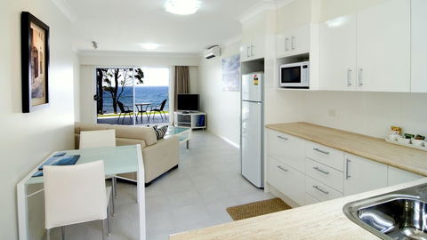 Mollymook Beach Waterfront - Accommodation Sunshine Coast 8