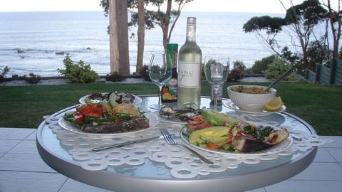 Mollymook Beach Waterfront - Accommodation Sunshine Coast 3