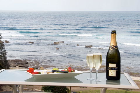 Mollymook Beach Waterfront - Accommodation Sunshine Coast 9