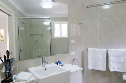 Mollymook Beach Waterfront - Accommodation Sunshine Coast 5