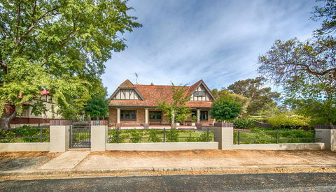 The Tudor House - Accommodation Sunshine Coast 21