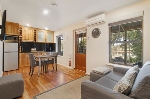 Stonewell Cottages And Vineyards - Accommodation Sunshine Coast 26