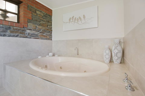 Stonewell Cottages And Vineyards - Accommodation Sunshine Coast 23