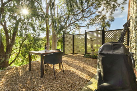 Stonewell Cottages And Vineyards - Accommodation Sunshine Coast 17