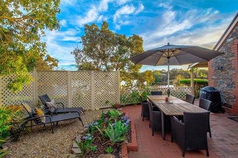 Stonewell Cottages And Vineyards - Accommodation Sunshine Coast 7