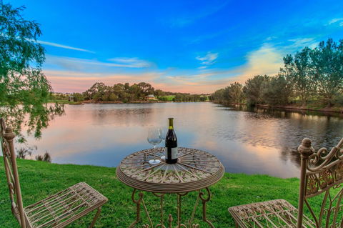 Stonewell Cottages And Vineyards - Accommodation Sunshine Coast 1