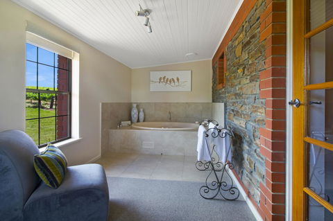 Stonewell Cottages And Vineyards - Accommodation Sunshine Coast 29