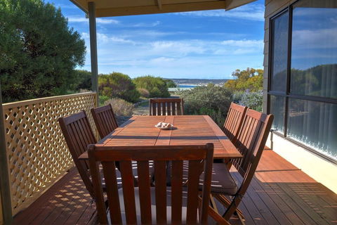 Emu Bay Holiday Homes - Accommodation Sunshine Coast 6