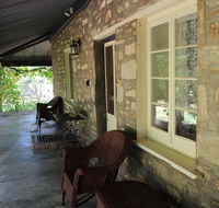 Hillside Cottage - Accommodation Sunshine Coast