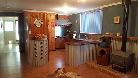 Inna Nutshell - Accommodation Sunshine Coast 0