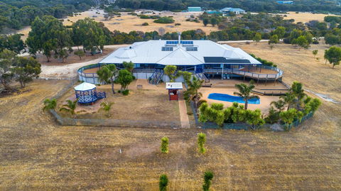 Doyles On The Bay - Accommodation Sunshine Coast 2