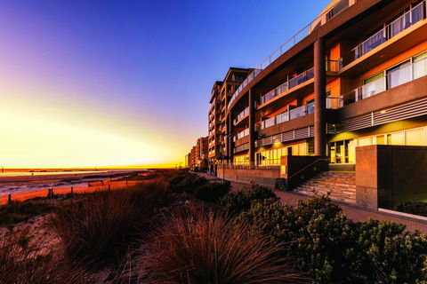 Oaks Glenelg Plaza Pier Suites - Accommodation Sunshine Coast 0