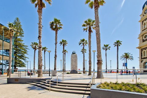 Glenelg Oasis Studios - Accommodation Sunshine Coast 5