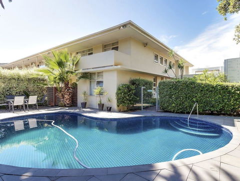 Glenelg Oasis Studios - Accommodation Sunshine Coast 2
