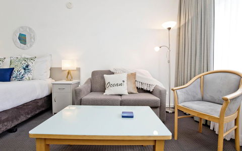 Glenelg Oasis Studios - Accommodation Sunshine Coast 9