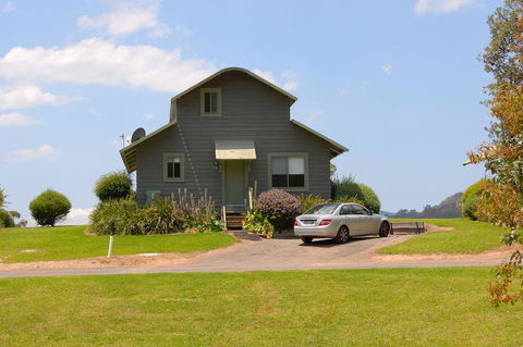 SkyView Villa - Accommodation Sunshine Coast 32