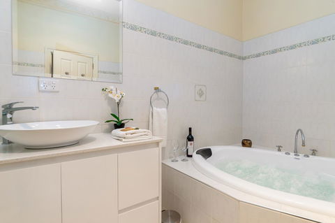 Barossa Vineyard Cottages - Accommodation Sunshine Coast 13