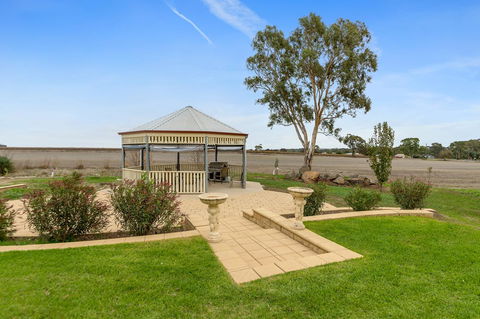 Barossa Vineyard Cottages - Accommodation Sunshine Coast 25