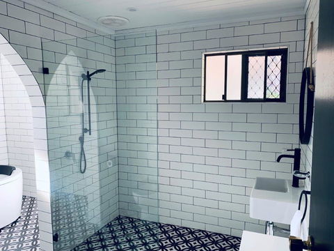 The Manor Basket Range - Accommodation Sunshine Coast 10