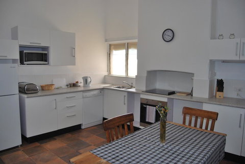 Jacaranda Cottage - Accommodation Sunshine Coast 8