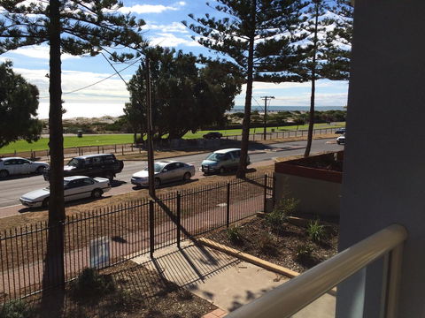 Adelaide - Semaphore Beach Front - Accommodation Sunshine Coast 27