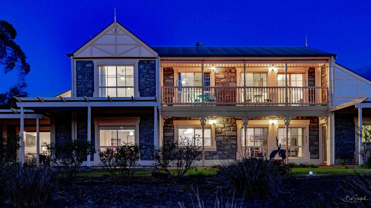 Sedan SA Accommodation Sunshine Coast
