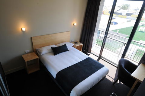 Mansfield Park Hotel - Accommodation Sunshine Coast 12