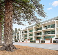 Breeze Beachfront Apartments - Accommodation Sunshine Coast