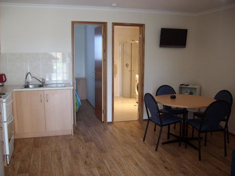 Jacko's Holiday Cabins - Accommodation Sunshine Coast 3